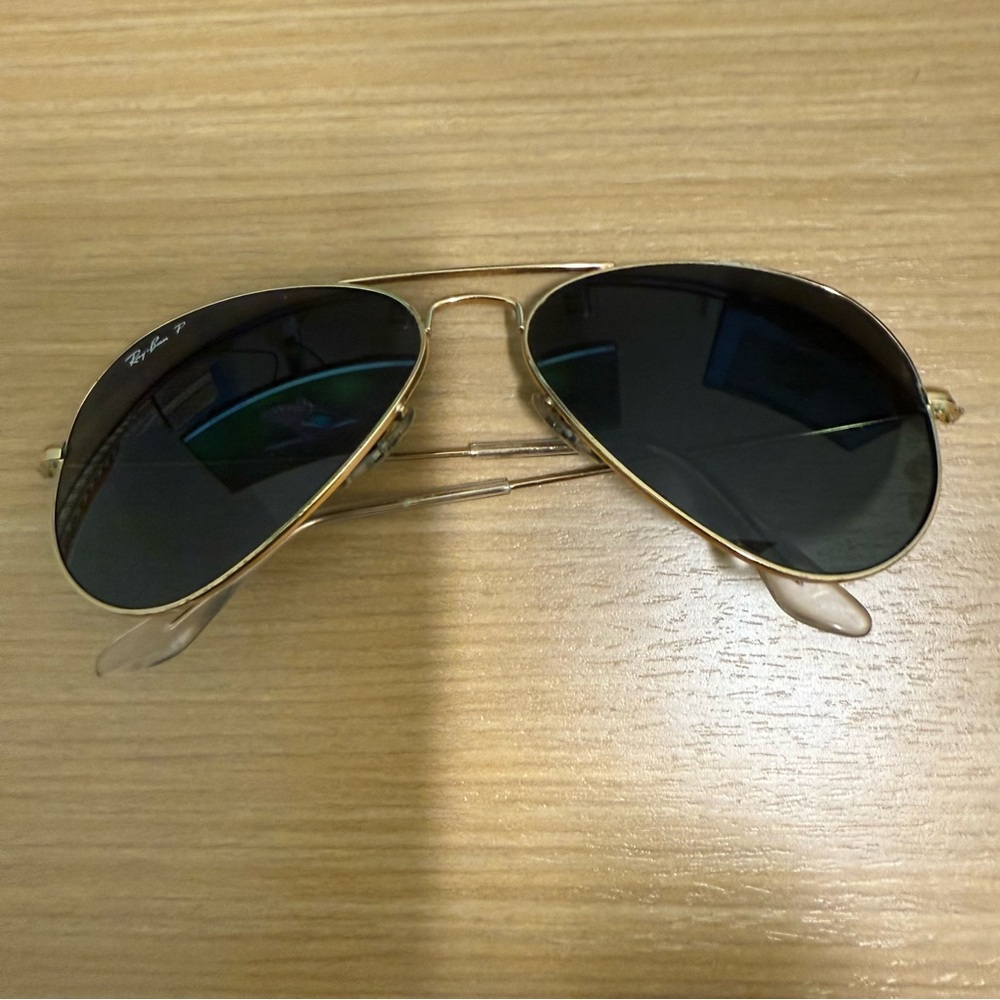 Ray-Ban Gold Aviator Sunglasses with Dark Green Lenses